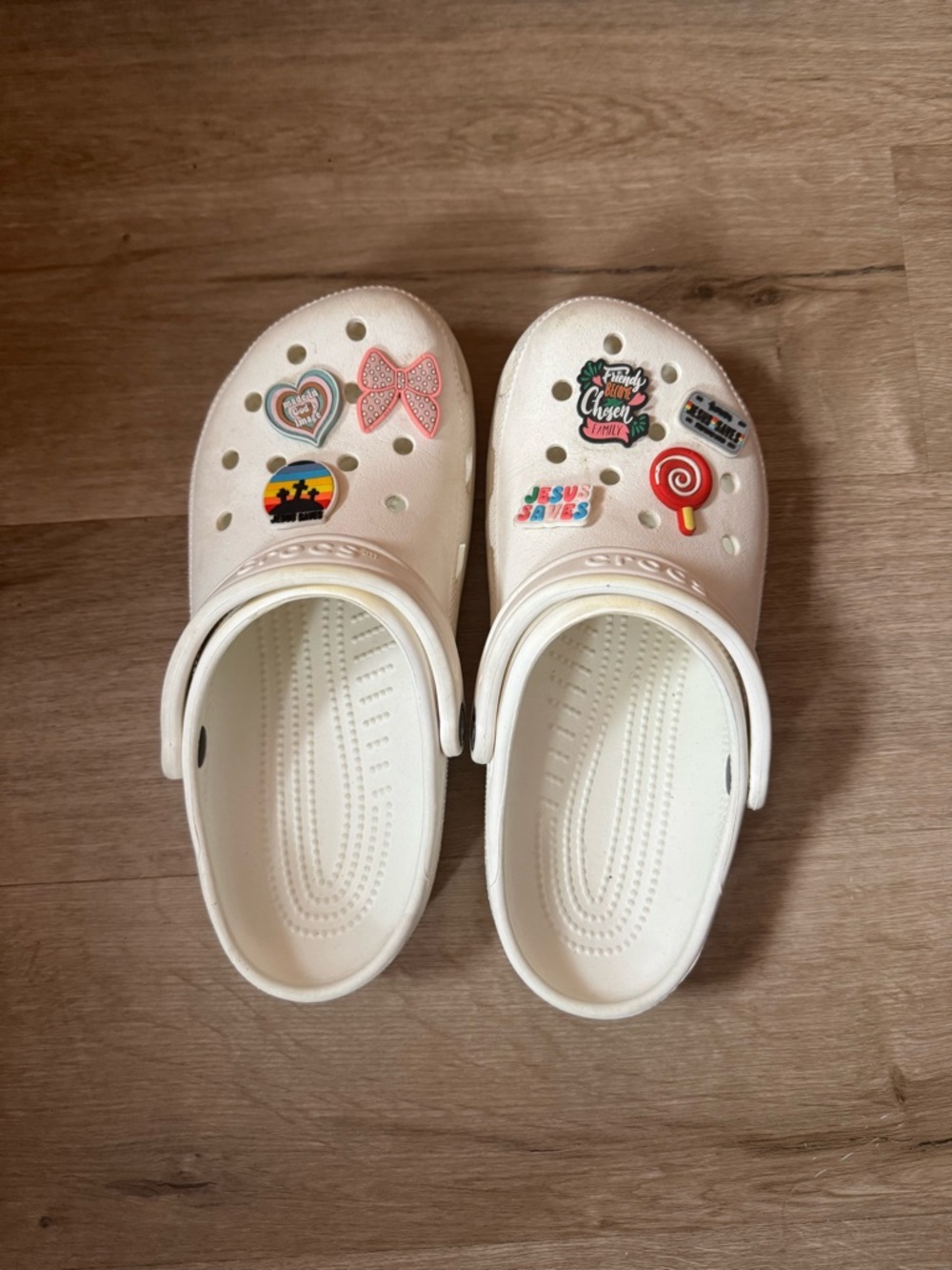 CROCS Women’s White Clog Shoes with Fun Charms